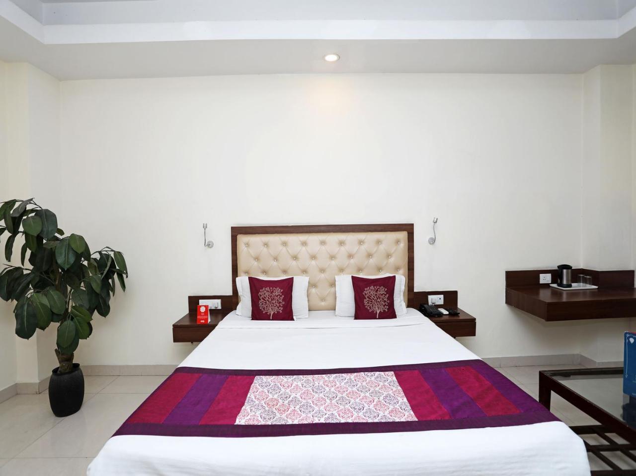 Oyo 680 Hotel Ranjana Heritage Лакхнау Экстерьер фото